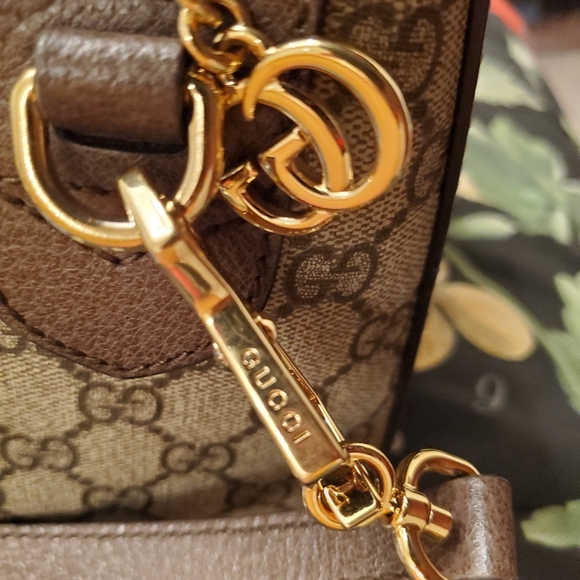 SOLD!!!  GUCCI Ophidia Medium Boston GG Supreme Tote - Picture 6 of 11
